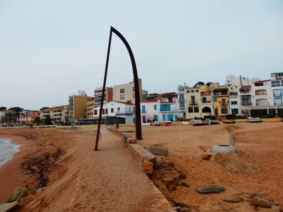 Apartamento Blanes Playa Bagian luar foto